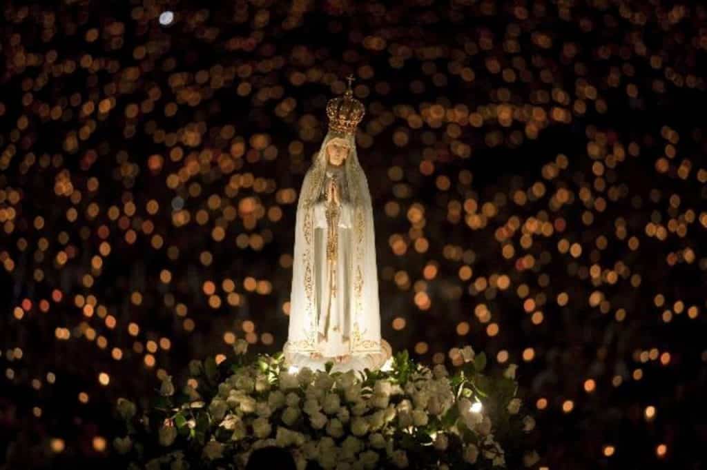 Resultado de imagen de procesion de las velas en fatima